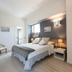 https://relais-buonviaggio.hotelitalianriviera.com